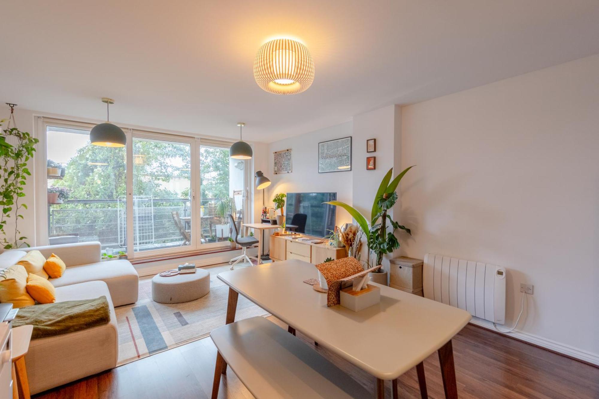 Vibrant & Modern 1Bd Flat - Hackney Apartment ลอนดอน ภายนอก รูปภาพ